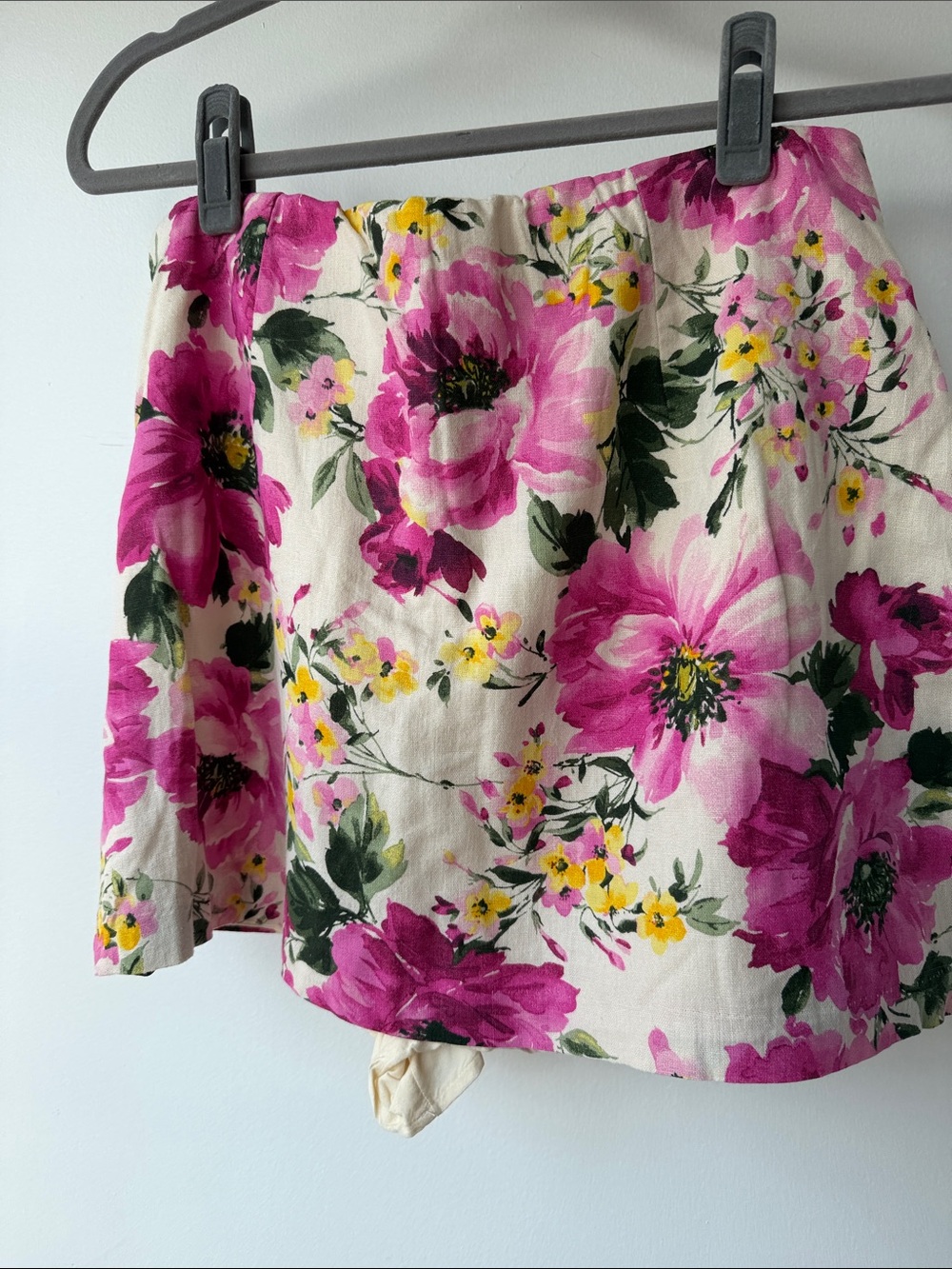 Abercrombie & Fitch Floral Mini Skirt with under shorts Pink, White, Green - Picture 6 of 8